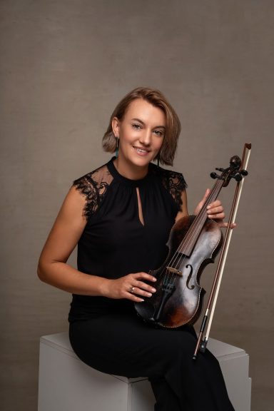 Maryana Ligato, Violine